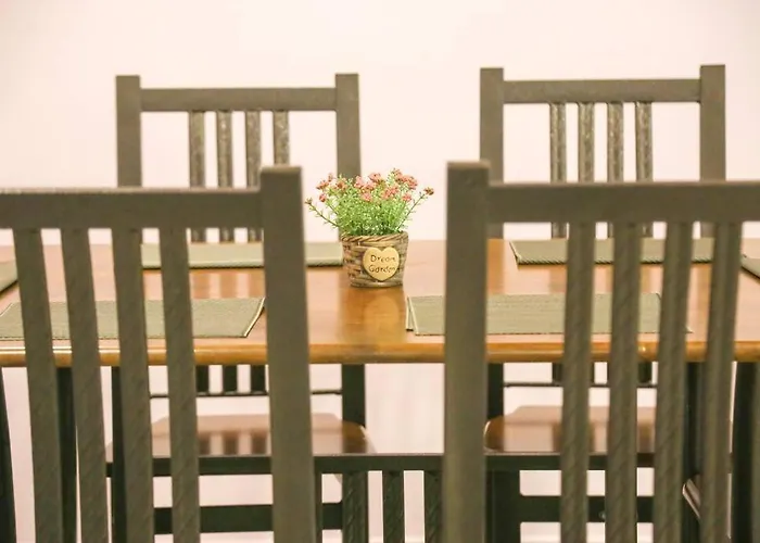 Modern Home/ 5 Min Jonker/Walking Mahkota Mall & Hospital/ 24 Pax 7R6B/ Mlk Town