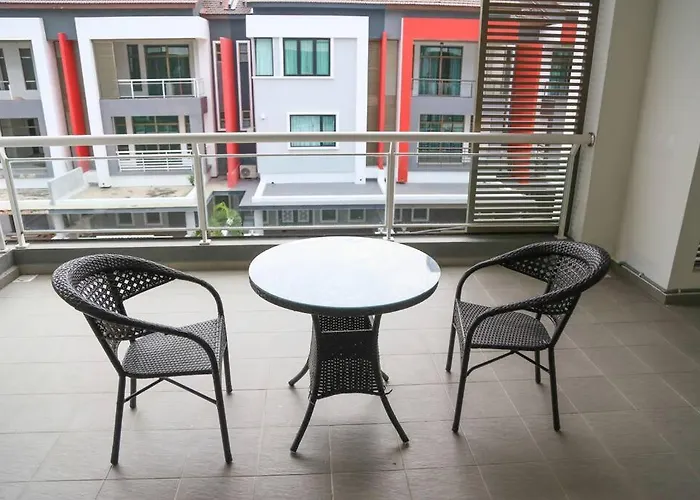 Modern Home/ 5 Min Jonker/Walking Mahkota Mall & Hospital/ 24 Pax 7R6B/ Mlk Town