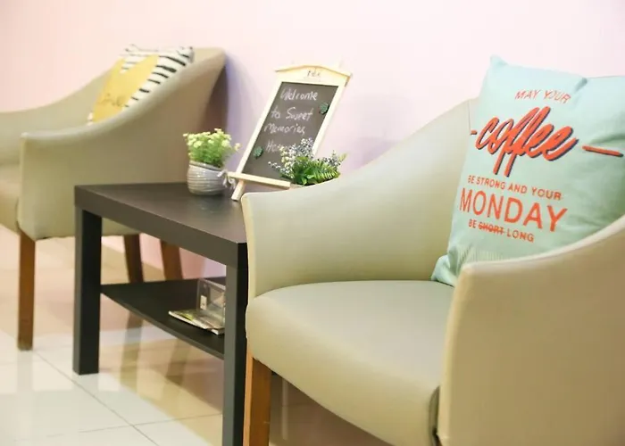 Modern Home/ 5 Min Jonker/Walking Mahkota Mall & Hospital/ 24 Pax 7R6B/ Mlk Town