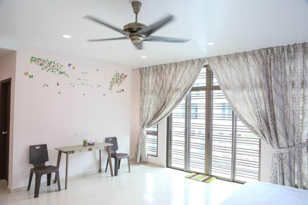 Holiday home Modern Home/ 5 Min Jonker/walking Mahkota Mall & Hospital/ 24 Pax 7r6b/ Mlk Town *