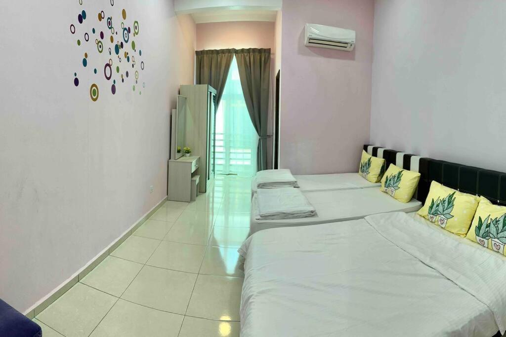 Modern Home/ 5 Min Jonker/walking Mahkota Mall & Hospital/ 24 Pax 7r6b/ Mlk Town Malacca
