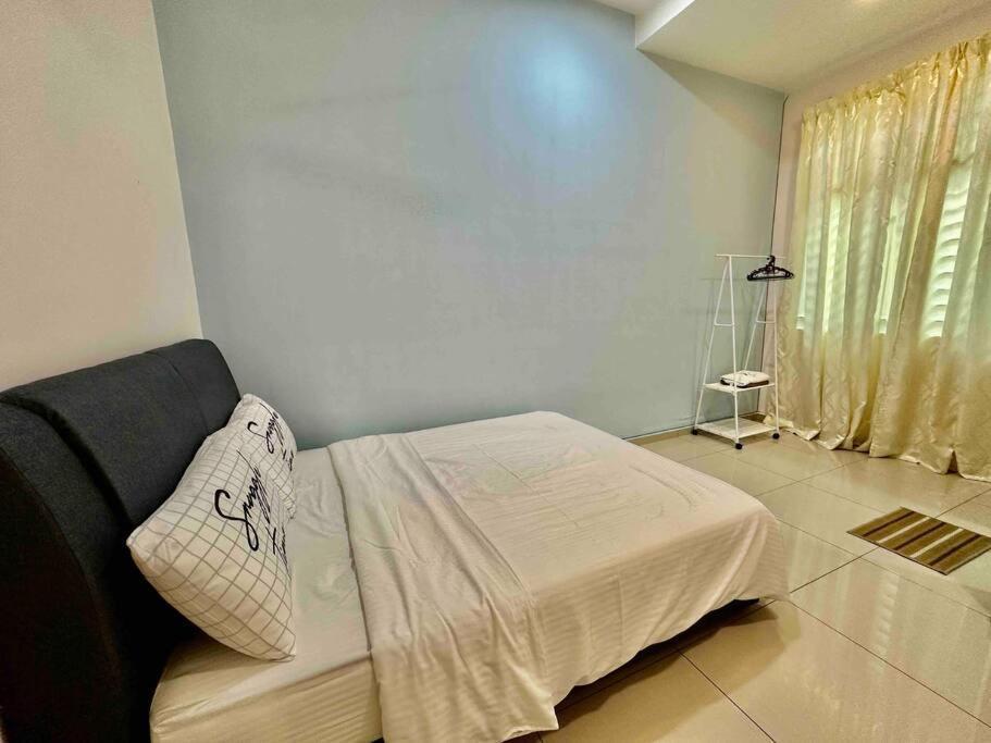 Modern Home/ 5 Min Jonker/walking Mahkota Mall & Hospital/ 24 Pax 7r6b/ Mlk Town Holiday home *