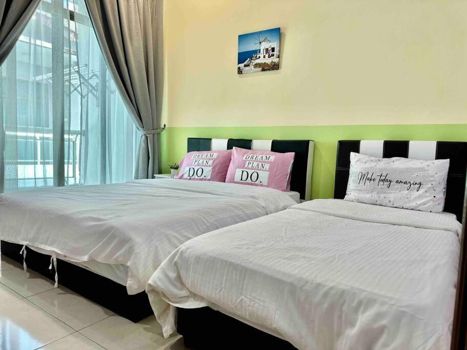 Holiday home Modern Home/ 5 Min Jonker/walking Mahkota Mall & Hospital/ 24 Pax 7r6b/ Mlk Town *