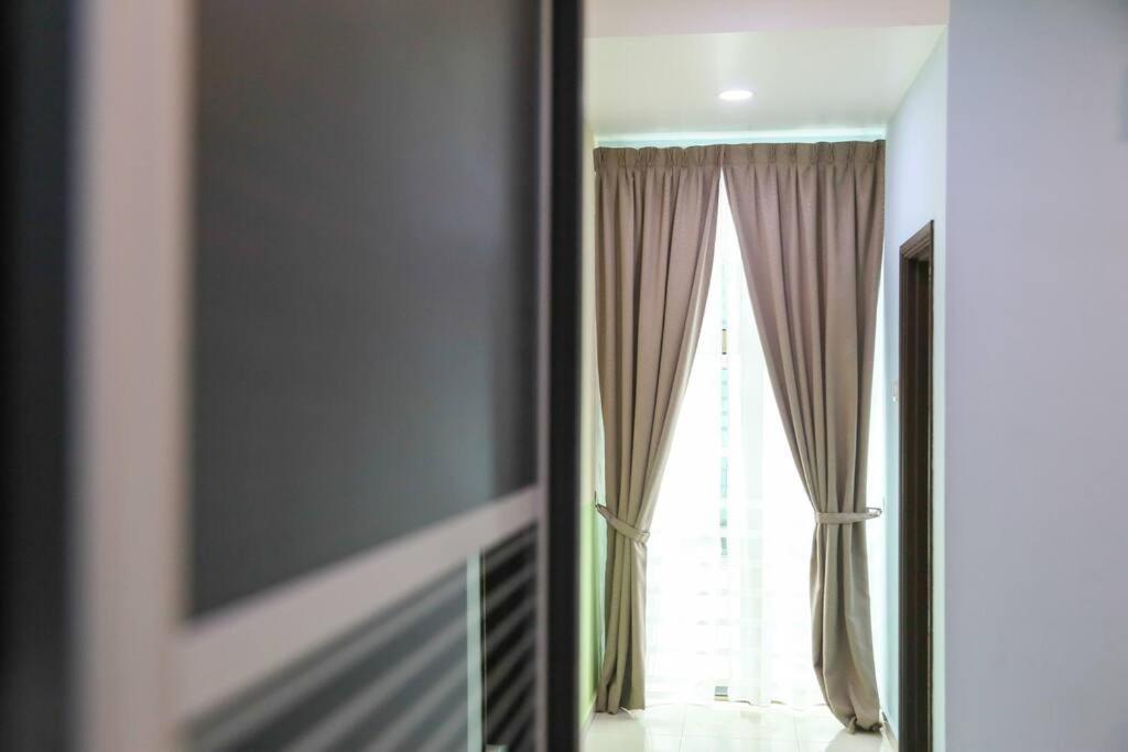 Modern Home/ 5 Min Jonker/walking Mahkota Mall & Hospital/ 24 Pax 7r6b/ Mlk Town Holiday home *